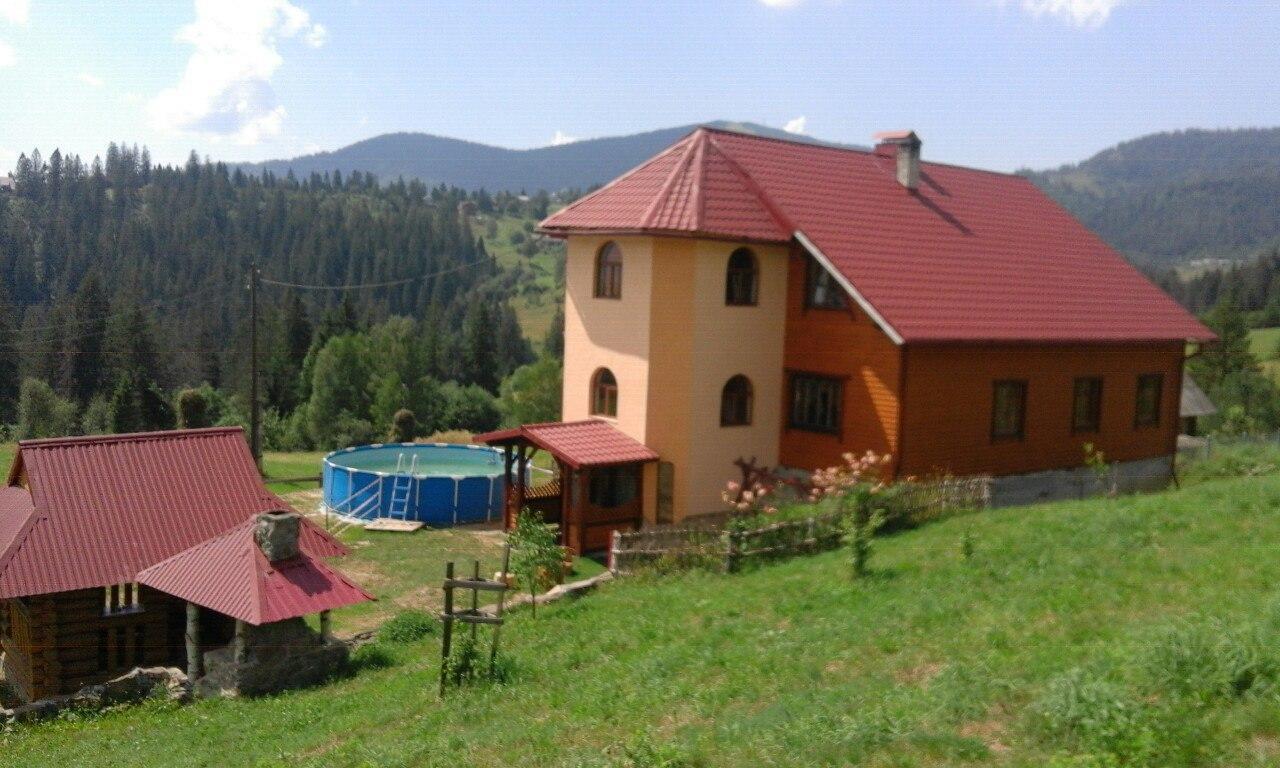Zacharovany Karpaty Slavske Bagian luar foto