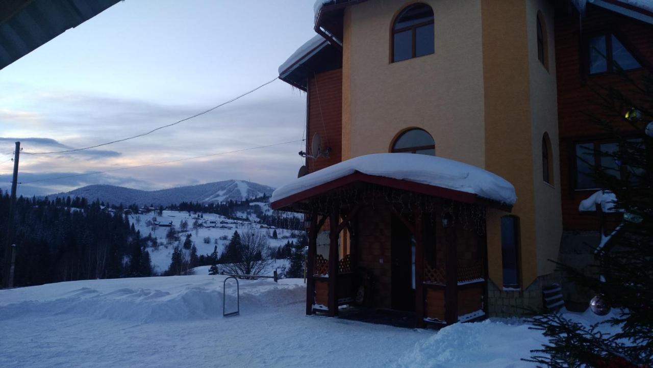 Zacharovany Karpaty Slavske Bagian luar foto