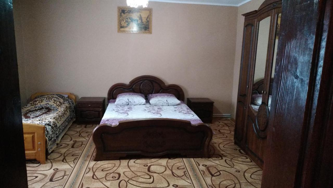 Zacharovany Karpaty Slavske Bagian luar foto